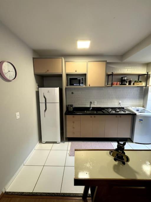 Condominio Solar Di Lucca Lindo Apartamento Com Ar Condicionado E Proximo A Uel Londrina Dış mekan fotoğraf